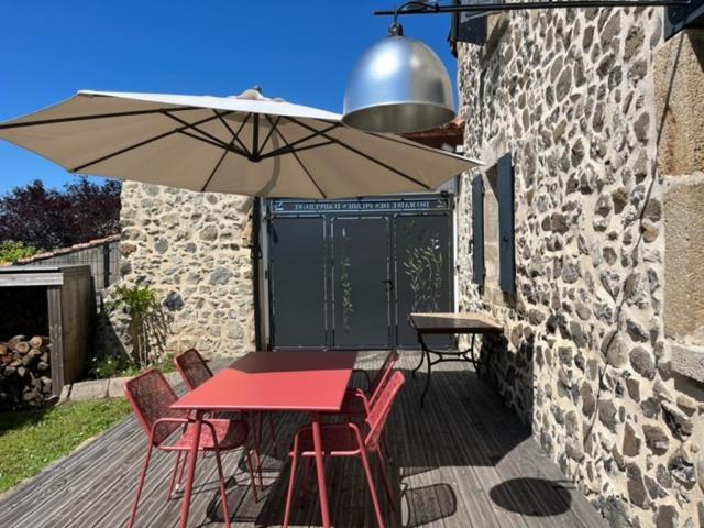 Domaine Des Pierres D Auvergne Flat Экстерьер фото