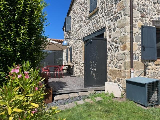 Domaine Des Pierres D Auvergne Flat Экстерьер фото